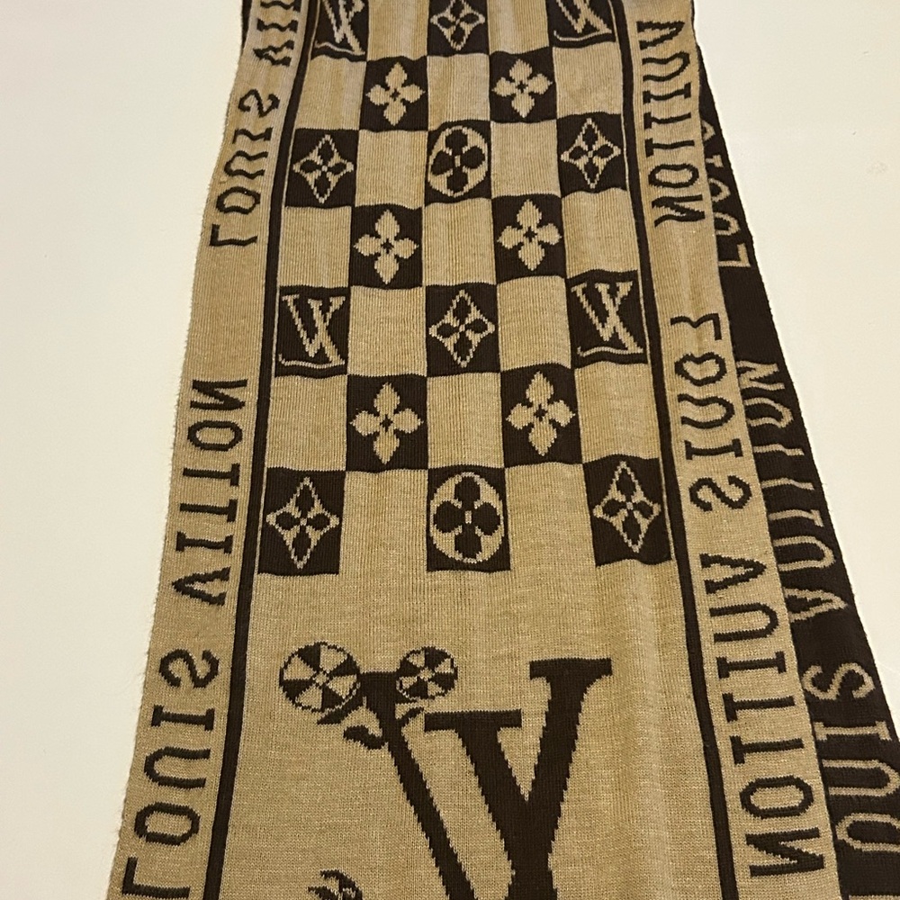 Louis Vuitton Beige and Brown Scarf